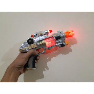 1 pcs mainan tembakan nyala dan bersuara dilengkapi lampu&laser