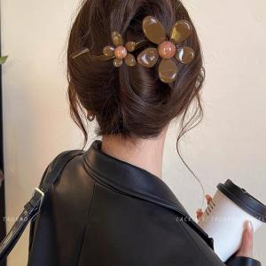 YIN WEI Retro flower pearl one word clip grasp clip female senior sense twist twist hairpin shark clip headdress