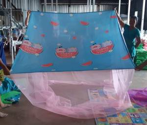 มุ้งกันยุงขนาดใหญ่ 5ฟุต หลังคามุ้งเป็นผ้าโพลี พิมพ์ลาย กันแสงรบกวนตาตอนนอน หลังคาโพลี กันแสงรบกวนตอนนอนมุ้งกางเกร็ดปลา มีความทนทาน