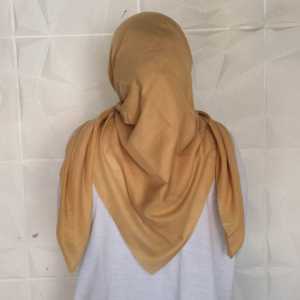 Hijab Segi4 Deenay Lasercut Jlbab Motif Polos