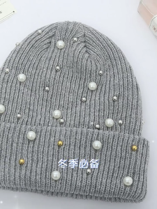 Pearls Embellishments Hat Women Windproof Hat Festival Party Hat Novelty Headwer for Fall and Winter Outings