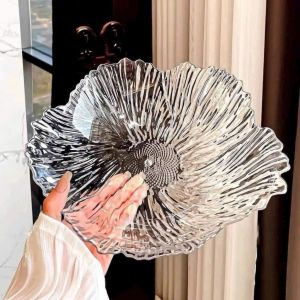 Âu Đựng Mứt Kẹo Thủy Tinh Pha Lê Lớn – Đường kính 26cm độ trong suốt vượt trội thiết kế xoáy ốc độc đáo ở trung tâm tôn vinh vẻ quý phái và đẳng cấp của gia chủ trong dịp Tết.