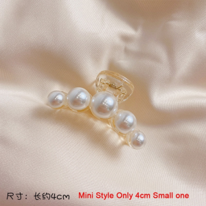 Korean Style Pearl Hair Clip Elegant Pearls Beads Hair Claw Clip for Woman Shiny Pearl Hair Pin Transparent Plastic Hairclip Hair Accessories