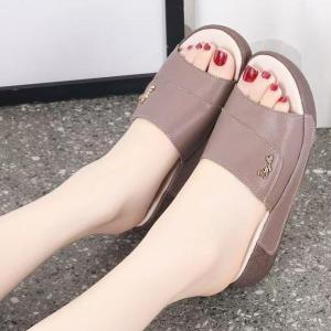 Free Shipping WomenS Slip-On Sandals For Everyday Wear 2026 Spring/Summer New Collection Fashionable And Versatile With Thick Soles And Waterproof Platform Suitable For Outdoor Use