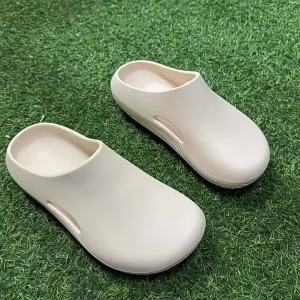 2025 New MenS Slip-On Sandals Closed-Toe Thick-Soled Non-Slip Outdoor MenS Shoes