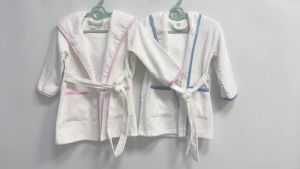 Ruffkids 100% Cotton BathRobe Boys Girls Robe Pajamas Sleepwear With Belt White Pijamas Long Sleeve Hooded Bath Towels Kids Pjs