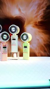 พัดลมพกพา พัดลมมือถือ ความเร็วสูง จอแสดงผล LED ปรับความเร็วได้ USB พัดลมมือถือ