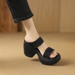 [Free Shipping] Height-Increasing Sandals For Petite Women 6Cm Thick-Soled High-Heeled Sandals For Women New Summer Outdoor Wear Hollow Woven Slip-On Sandals