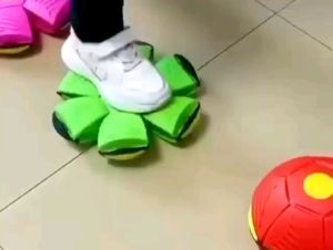 Mainan Anak Bola Injak UFO Magic Ball Led