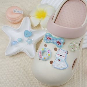 Bộ 8 Sticker Charm 3D chủ đề Cún phao xanh nhựa cứng gắn Dép Sục Cá Sấu MayTo JB-378