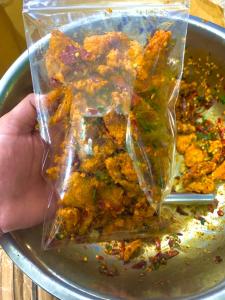 KULIT AYAM PEDAS DAUN JERUK 1 KG GRAM