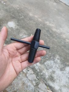 Dụng Cụ Taro Lấy Ống Nước Gãy Kèm Tay Quay Visenta Bằng Hợp Kim Dùng Tháo Ren Gãy 21 Và 27
