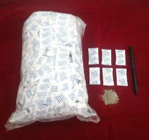 Silica Gel Natural Food Grade 1 kg kemasan sachet 1g Butir Pengering Alami untuk Kue Makanan Kering