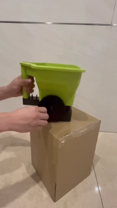 One Hand Operated Seedlings Spreader Ergonomic Grip Durable ABS Materials For Gardening & Farming Adjustable Dispensing