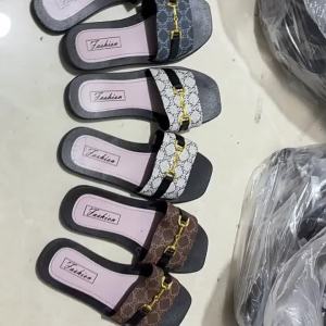 2025 Summer New Square-Toe Fashionable High-End Metal Buckle Slip-On Flat Lightweight Comfortable Sandals