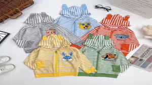 KIM043 Áo khoác thun lạnh (9-31kg) sọc dệt vải mềm mịn phối tai bảo vệ bé khỏi bụi nắng bé trai bé gái