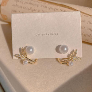 A.one 1 Pair Korean 925 Silver Diamond Earring Elegant Pearl Stud Earrings for Women Needle Korean Fish Tail Pearl Stud Earrings