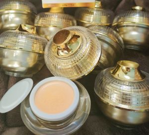 Kem dưỡng da chuyên sâu ban ngày và ban đêm chống lão hóa & ngăn ngừa nám chống nắng giữ ẩm cho làn da luôn căng mịn trắng sáng nhẹ nhàng giúp da bật tông trắng hồng ngay sau 7 ngày hủ 10gr