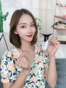 EMS Neck Face Beauty Device Hot Cold Facial Massager LED Light 45 ° C Warm Care USB Rechargeable Portable Skincare Tool for Women at Home