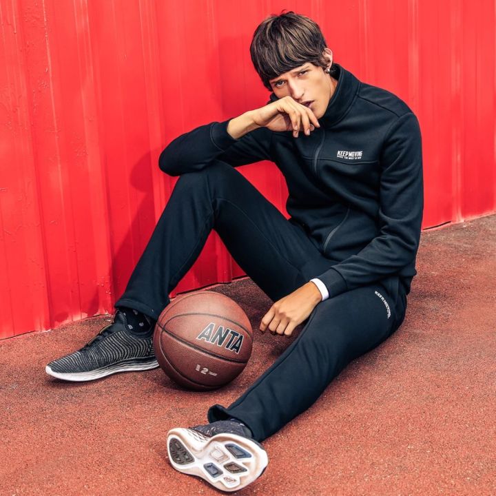 Bộ nỉ thể thao Anta có sẵn