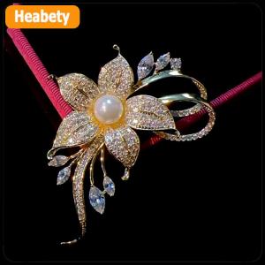 【2-3 ngày giao hàng】 Tinh Tế Hoa Ngọc Trai Trâm Thời Trang Kim Loại Ve Áo Pins Cho Phụ Nữ Cô Gái Đa Năng Sáng Bóng Corsage Quần Áo Phụ Kiện Quà Tặng