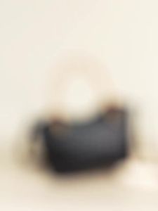 2024 New high-end cowhide crossbody bag Elegant large-capacity niche womens genuine leather woven handbag