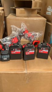 Pin 30cell Max Tool Mạch 4 mosfet  Có đèn báo pin 4 LedChân pin phổ thông dùng cho máy khoan máy siết bulong