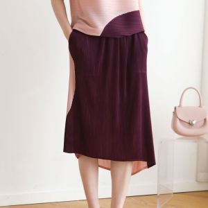 Sunya. 1 counter quality summer Miyake high-end pleated color matching sleeveless fashion design high-end top loose slim t-shirt long skirt suit # 1091/1090