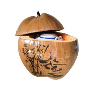 Bộ bình ủ trà trái dừa khắc chữ "Trà" / Bình trà 04 - 09 lít / Giữ ấm 3 - 6 giờ / Sản phẩm sản xuất thủ công trứ danh xứ dừa Bến Tre