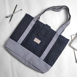 Totebag Wanita Pria Bahan Kanvas Hitam Kasual Praktis Totebag Resleting Biru Navy