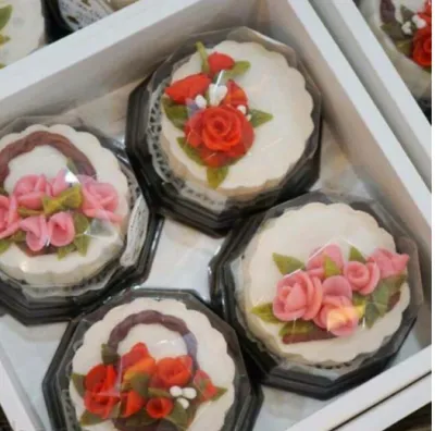 Hộp nhựa Kim Cương Đựng bánh trung thu sang trọng(ngang 10.2cm *cao 6cm)
