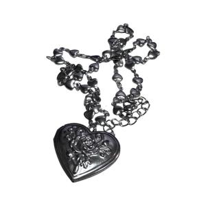 Heart Locket Necklace Intricate Carvings Pendant Necklace Vintage Heart Photo Box Necklace for Fashionable Women Girls