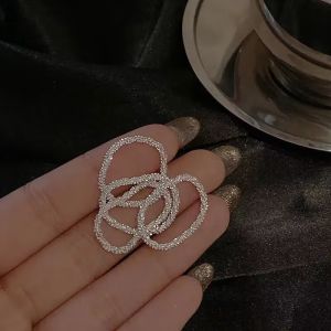 Maidu Jewelry แหวนเงินแบนสร้อยข้อมือโลหะสำหรับผู้หญิงเรียบง่ายเงางามตรงกับแหวนเครื่องประดับแฟชั่น