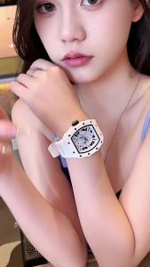 Fashionable hot-selling luminous mens watch waterproof quartz mens watch