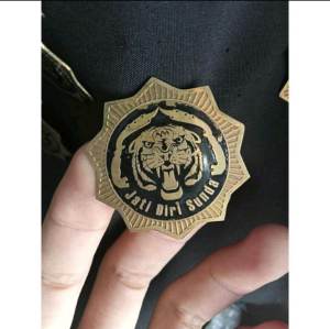 PIN JATI DIRI / BAHAN KUNINGAN DIJAMIN GA KARAT