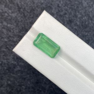 พลอย ฟลูออไรต์ เเท้. Natural Fluorite. 10.25 การัต (cts) | 17 X 9.6 X 6.5mm | FL11