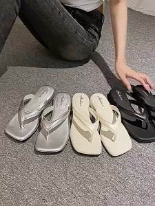 [Free Shipping] New Summer Womens Fashionable Outdoor Flip-Flops for Home Beach Casual Wear Versatile with Skirts