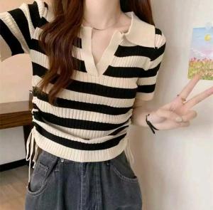 Ami Collection - Atasan Wanita Stripe Lengan Pendek / T-shirt Rajut Serut / Atasan Wanita / Shost Sleeve Top / V Neck Top