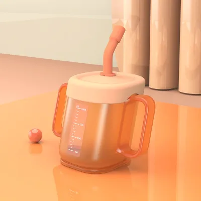 Hogokids Curve Milk Cup for kids with straw Training Cup Cawan Susu 牛奶杯学习杯