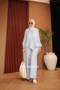 Nura One Set Salur Motif Garis