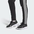adidas ไลฟ์สไตล์ รองเท้า Falcon Unisex สีดำ IG8301. 