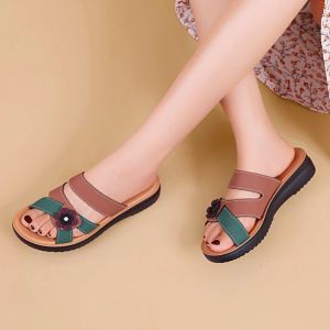 Free Shipping High-Quality Soft Leather Slippers For Women 2026 Summer New Style Outdoor Wear Slippers For Mothers Thick-Soled Soft Slippers For Middle-Aged And Elderly