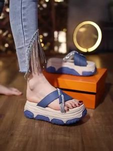 2025Wear Heightened Half-slippers with Soft Soles Fashionable Non-slip Casual One-line Beach Sandals8/27