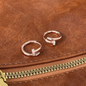 Efenji ต่างหูแบบห่วงติดเล็บเพทายสำหรับผู้หญิงทันสมัยเรียบง่ายเครื่องประดับอัญมณี