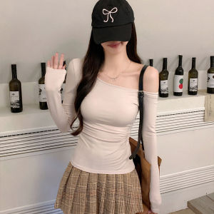 จัดส่งจากกรุงเทพ🚚เสื้อแขนยาวผู้หญิง เสื้อปาดไหล่ เสื้อยืดแขนยาว ทรงเข้ารูป สีพื้น เซ็กซี่ เสื้อผ้าสาวอวบใส่ไปผับ มีหลากหลายสีให้เลือก