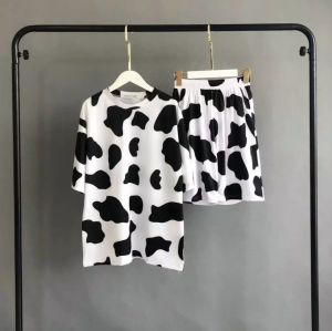 Bộ Quần Áo thun Nam Nữ Họa Tiết BÒ SỮA độc đẹp vải thun lạnh siêu mát thiết kế thời trang