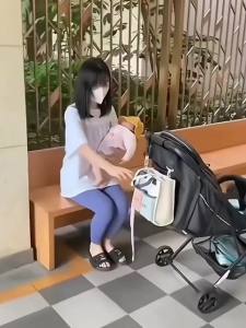 哺乳巾孕妇产后外出遮挡衣遮羞布多功能防走光喂奶神器遮挡外出Breastfeeding towels for pregnant women who go out after giving birth covering clothes fig cloth multifunctional anti light feeding tool to cover going out