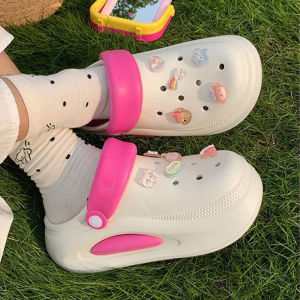 Wulove ฮอตฮิต รองเท้าแตะแบบสวมหัวโต สีทูโทนสุดน่ารัก รูปแบบใหม่ทรงอวบ มีการ์ตูนแถมไปด้วย รุ่นนี้แต่งตัวง่าย แมตช์ชุดง่ายมาก สาวกหัวโตต้องมี กดสั่งในตะกร้าเลย