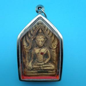 ขุนแผน ขุนเเผนหลวงปู่ทิม อกฝังทับทิมแดง พระขุนแผน ปู่ทิม ฐานฝังตะกรุด เรียกว่า“ตะกรุดสาริกาหาคู่”พร้อมเลี่ยมกรอบ เเสตนเลส