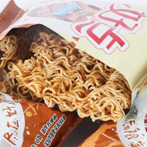 Remember Better to get a whole 50 Wholesale popular online snack dry noodles double-sided biscuits snack noodles office snack to satisfy cravings
